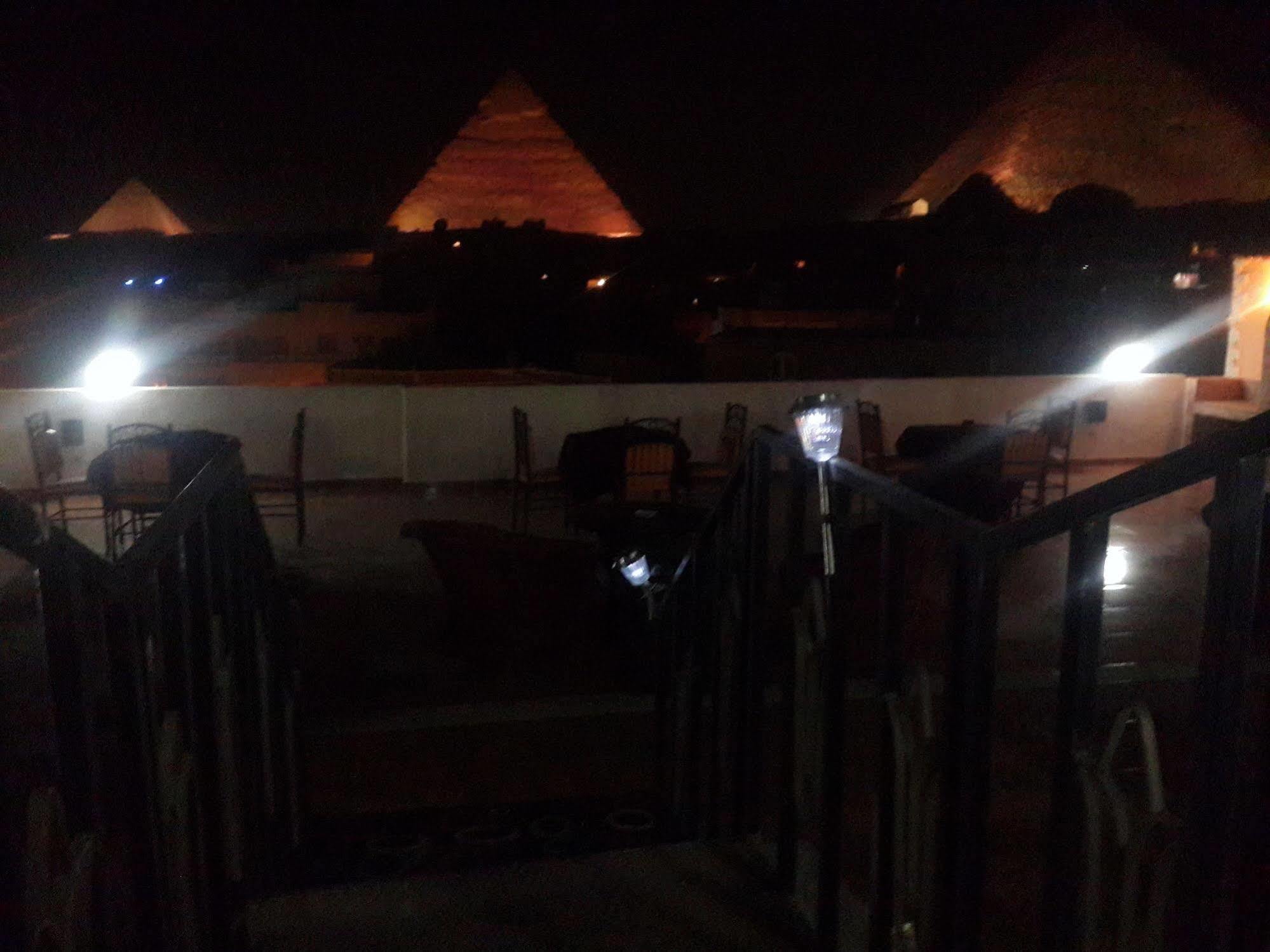 Pyramids Plateau Inn Giza Buitenkant foto
